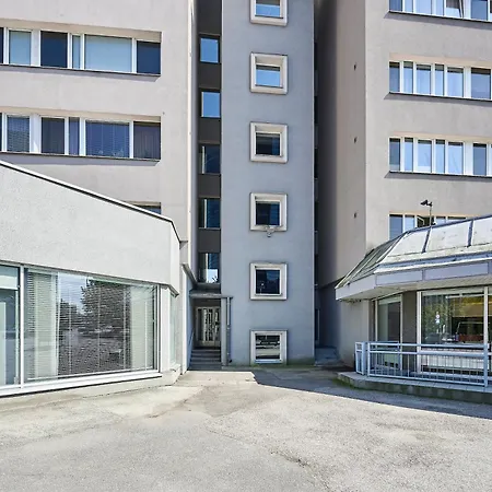 公寓 Kahe Magamistoaga Ja Suure Elutoaga 3-toaline Korter Vaatega Tallinna Aerikeskusele *