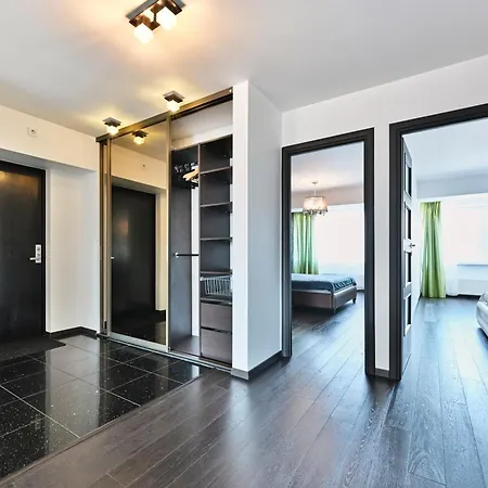 Kahe Magamistoaga Ja Suure Elutoaga 3-toaline Korter Vaatega Tallinna Aerikeskusele 公寓 *