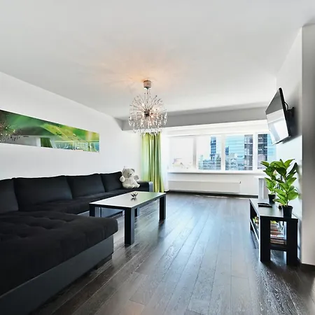 Kahe Magamistoaga Ja Suure Elutoaga 3-toaline Korter Vaatega Tallinna Aerikeskusele Apartamento