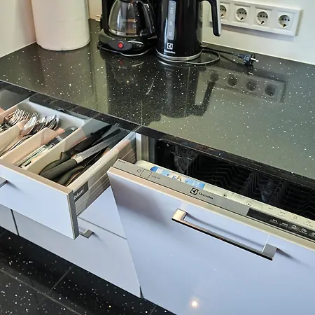 公寓 Kahe Magamistoaga Ja Suure Elutoaga 3-toaline Korter Vaatega Tallinna Aerikeskusele