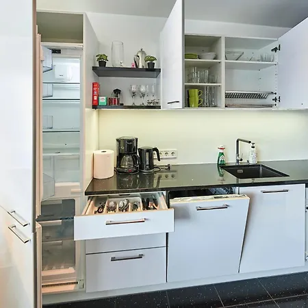 Kahe Magamistoaga Ja Suure Elutoaga 3-toaline Korter Vaatega Tallinna Aerikeskusele *