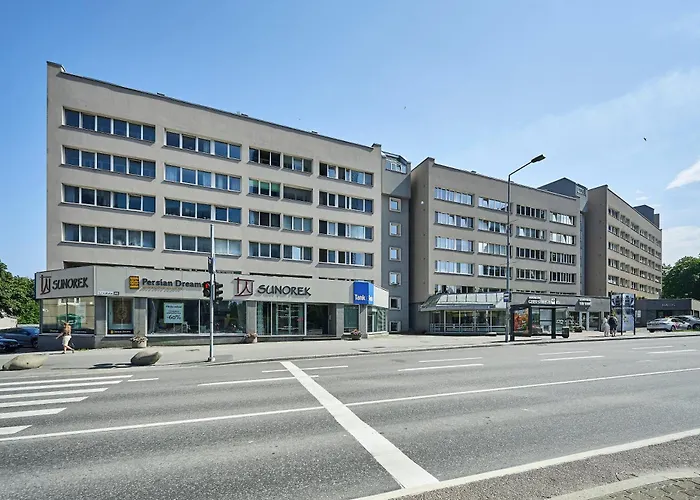 Kahe Magamistoaga Ja Suure Elutoaga 3-toaline Korter Vaatega Tallinna Aerikeskusele Apartament