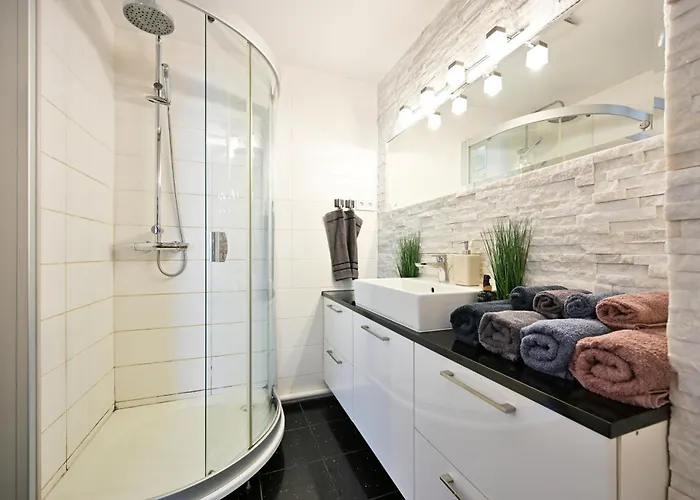 Kahe Magamistoaga Ja Suure Elutoaga 3-toaline Korter Vaatega Tallinna Aerikeskusele * Tallin