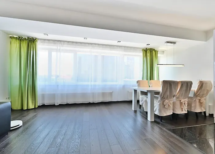 Kahe Magamistoaga Ja Suure Elutoaga 3-toaline Korter Vaatega Tallinna Aerikeskusele Apartament Tallin