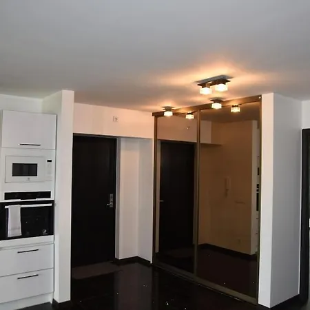Apartment Kahe Magamistoaga Ja Suure Elutoaga 3-toaline Korter Vaatega Tallinna Aerikeskusele Tallinn