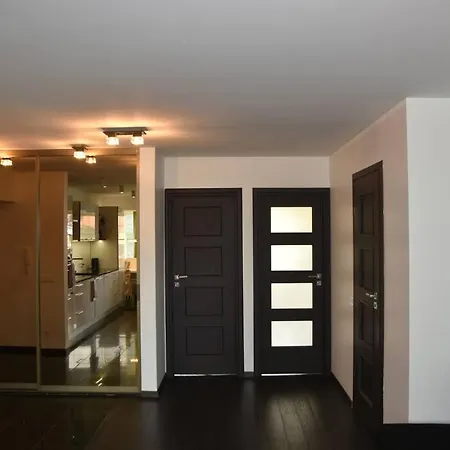 Apartment Kahe Magamistoaga Ja Suure Elutoaga 3-toaline Korter Vaatega Tallinna Aerikeskusele *