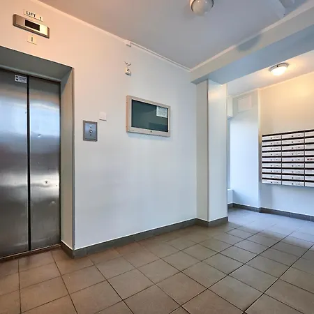 Kahe Magamistoaga Ja Suure Elutoaga 3-toaline Korter Vaatega Tallinna Aerikeskusele Tallinn