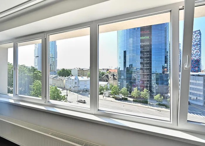 Kahe Magamistoaga Ja Suure Elutoaga 3-toaline Korter Vaatega Tallinna Aerikeskusele * Tallinn