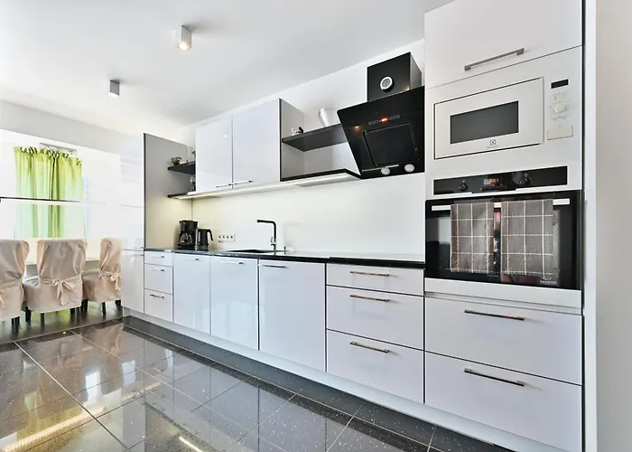 Apartment Kahe Magamistoaga Ja Suure Elutoaga 3-toaline Korter Vaatega Tallinna Aerikeskusele