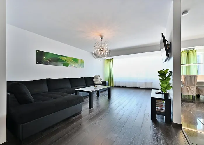 Kahe Magamistoaga Ja Suure Elutoaga 3-toaline Korter Vaatega Tallinna Aerikeskusele *